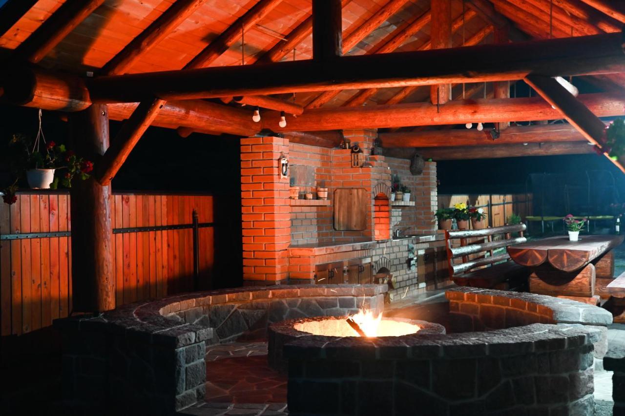 Dio Vendeghaz Hotel Praid Buitenkant foto