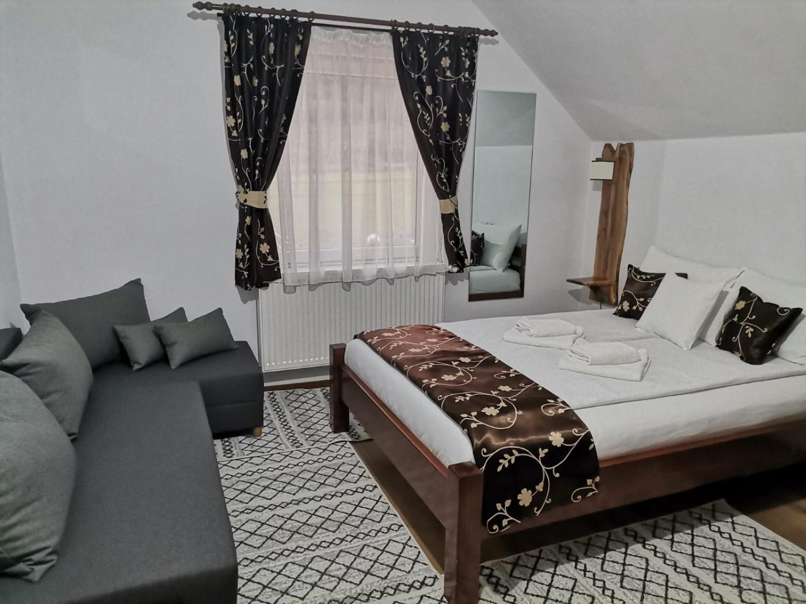 Dio Vendeghaz Hotel Praid Buitenkant foto